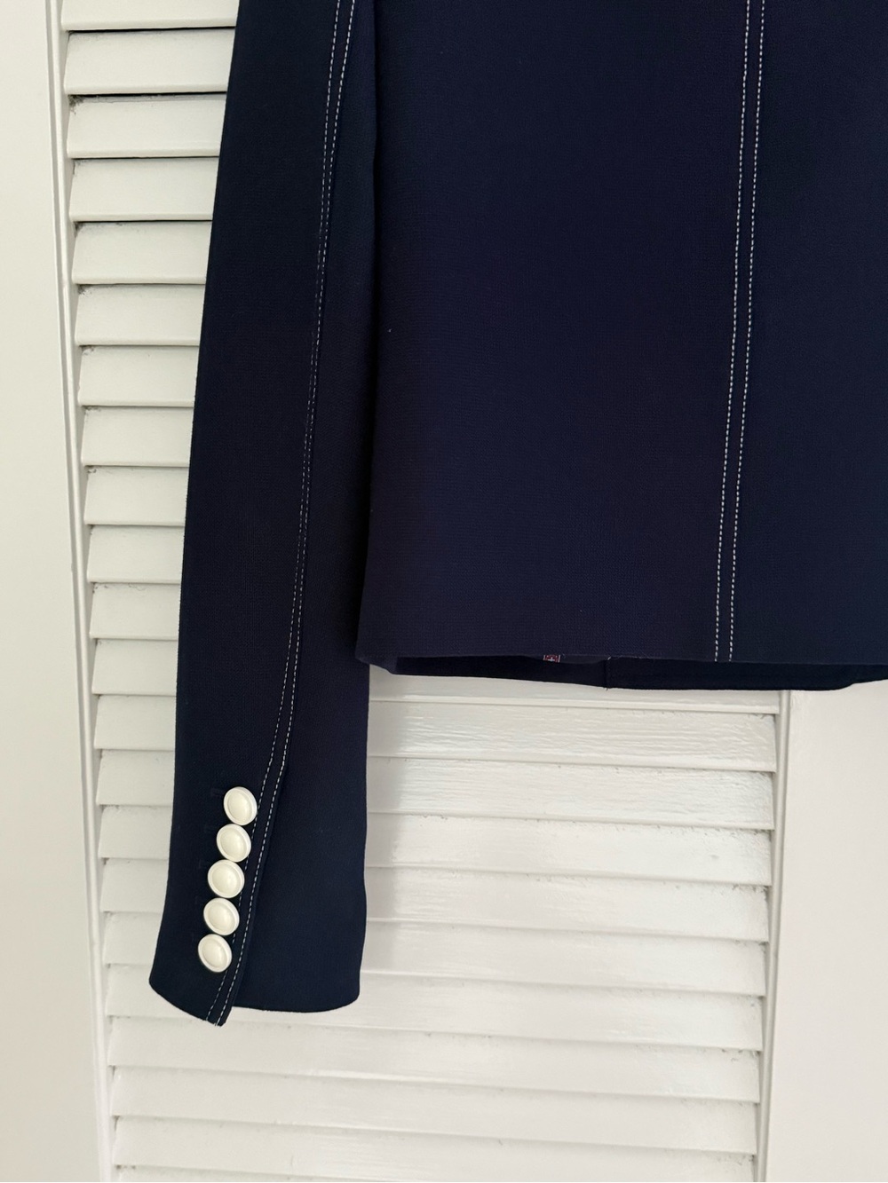 Veronica Beard Navy Cropped Jacket with Contrast White Buttons - Picture 5 of 5